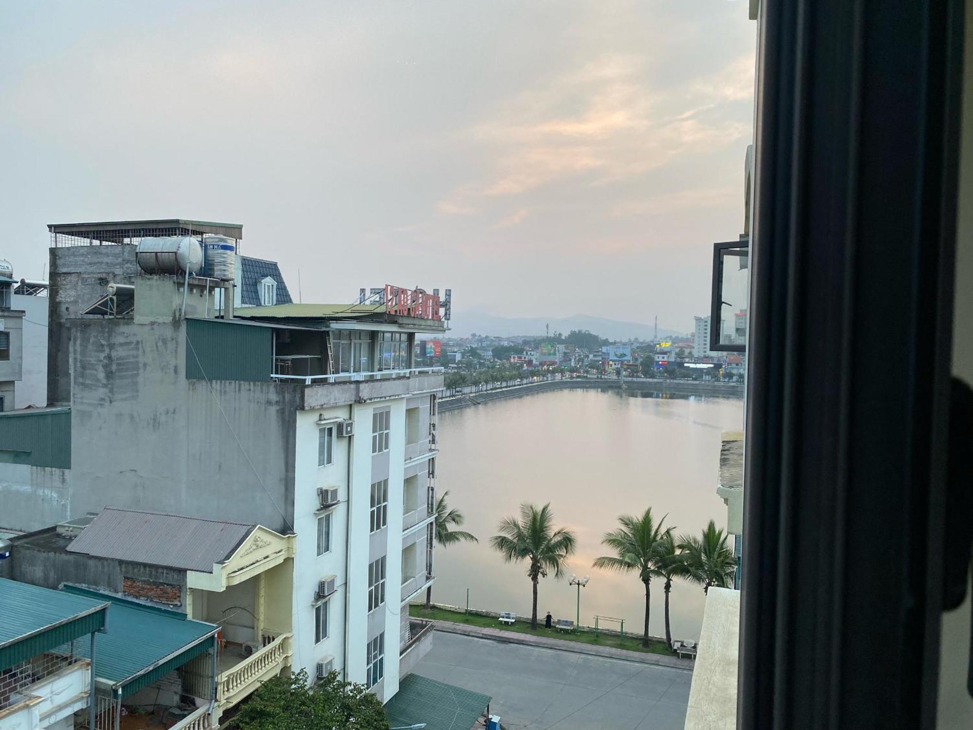 Blue Rose Hotel Ha Long Exteriör bild